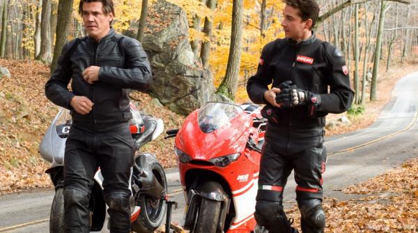 Shia LaBeouf, despre cei trei actori de la Hollywood l-au ajutat s&#259; &icirc;nving&#259; alcoolismul: &bdquo;M-au &#539;inut &icirc;n via&#539;&#259;&rdquo;