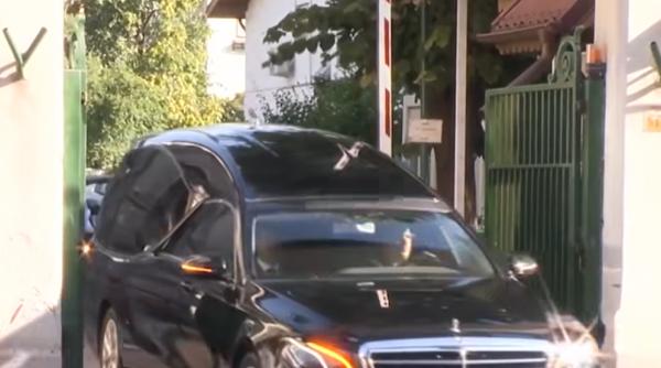 UPDATE Sicriul cu trupul neînsuflețit al fostului președinte Ion Iliescu a ajuns la Palatul Cotroceni