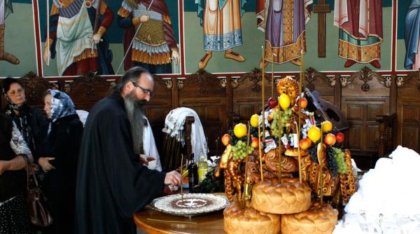 inteles cuvant parastas slujbe pomeniri