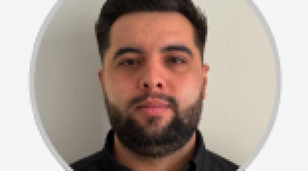 Profesor de sport, &#537;ef peste iluminatul public din Capital&#259;. Compania prelunge&#537;te mandatele &bdquo;speciali&#537;tilor&rdquo; din CA