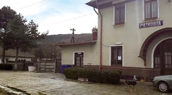 Trenul T&acirc;rgovi&#537;te-Pietro&#537;i&#539;a mai &icirc;nt&acirc;rzie dou&#259; s&#259;pt&#259;m&acirc;ni. Punga de gaz de la Doice&#537;ti &icirc;nc&#259; nu s-a putut &icirc;nchide