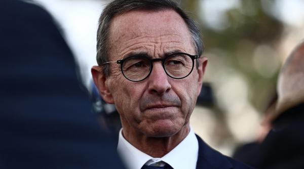 Capete de porc, descoperite în fața unor moschei din zona metropolitană Paris