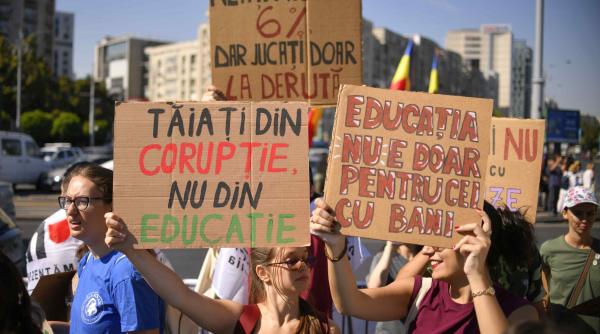 Profesorii, șocați după ce au aflat de la OCDE că au salarii prea mari