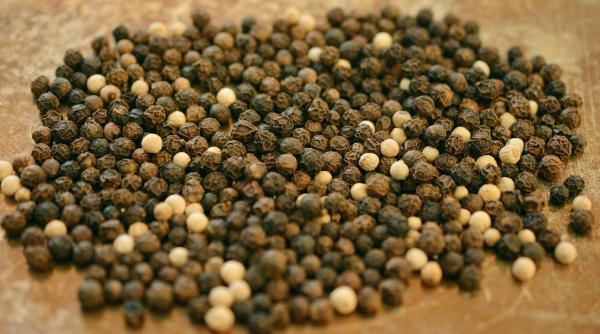 secretele piperului negru aliatul natural organism sanatos