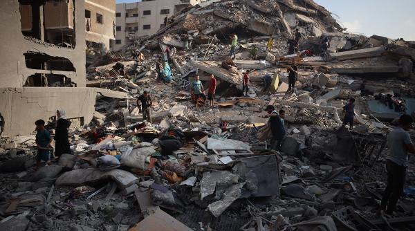 Ministrul israelian al Apărării: Gaza arde, după lovituri aeriene masive asupra orașului Gaza