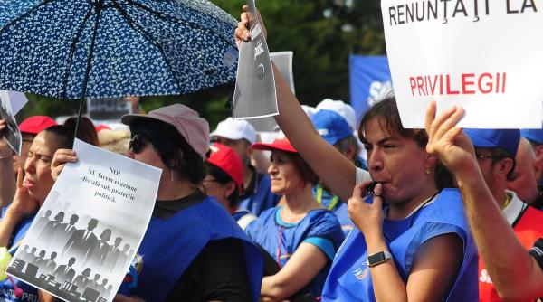 Proteste până la blocarea țării: Sinecurile se vor înlocui cu firmele de casă ale partidelor