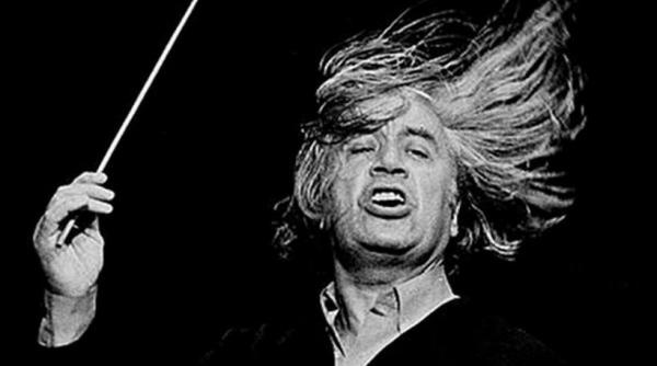 „Trăiţi muzica! Trăiţi sunetul! Trăiţi-vă visul!” – Măiestria dirijorului Sergiu Celibidache