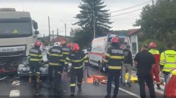 Accident între un TIR și o autoutilitară pe autostrada A1, în județul Sibiu — o persoană rănită