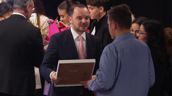 Alexandru Rogobete: România are nevoie de tineri curajoși care îndrăznesc să viseze măreț