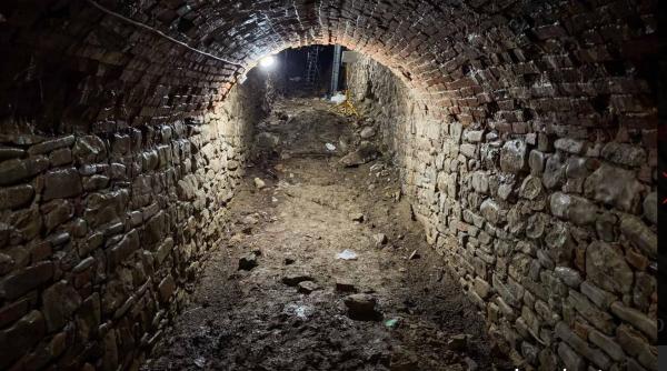 Descoperire istorică: Tunel subteran din epoca medievală confirmă legendele despre Mănăstirea Neamț