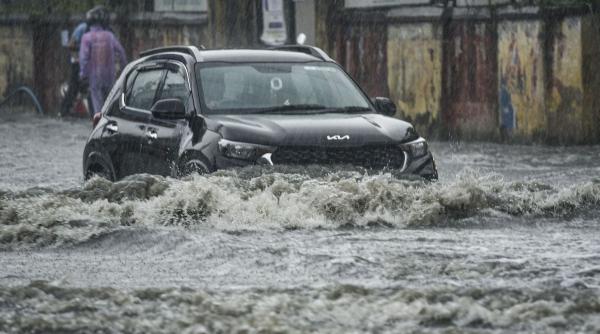 Alertă meteo imediată de vreme severă! Cod Roșu de ploi torențiale. Iată lista localităților afectate