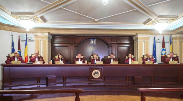 CCR ține în șah Guvernul, pe tema pensiilor magistraților, până după Consiliul ECOFIN