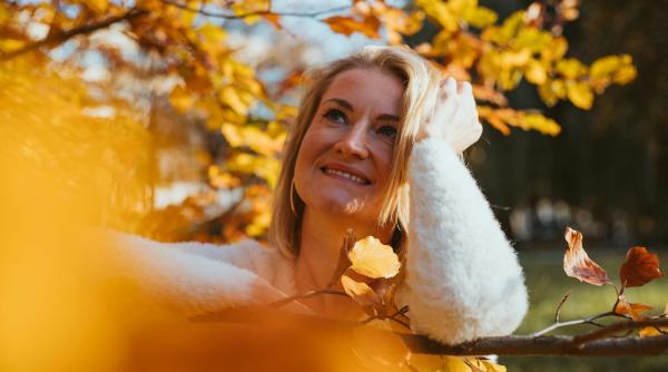 Cei născuți în Octombrie: farmecul social care aduce oamenii împreună