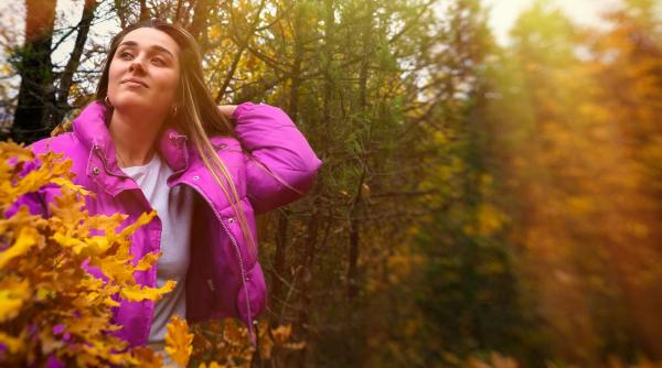 Horoscop 12 octombrie 2025: Patru zodii primesc semne puternice de la Univers. Luna în descreștere în Rac le ghidează spre iubire, vindecare și intuiție