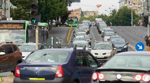 Motocicletele și mopedele, transformate în supervehicule. Politicieni cu greutate vor să încurce grav traficul rutier, cu scopul de a-l descongestiona