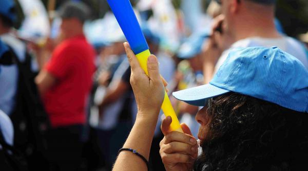 Copiii instituționalizați riscă să fie „scoși în stradă, la cerșit”