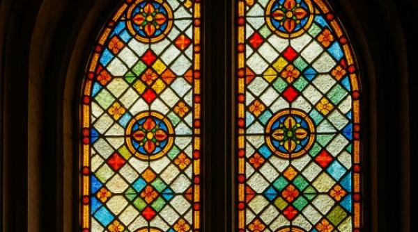 Limba română: Ce înseamnă cuvântul VITRALIU