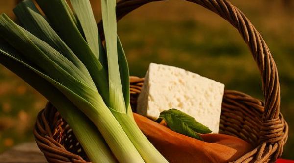 Prazul, leguma oltenească plină de gust, povești și beneficii. Cele mai bune rețete de acasă