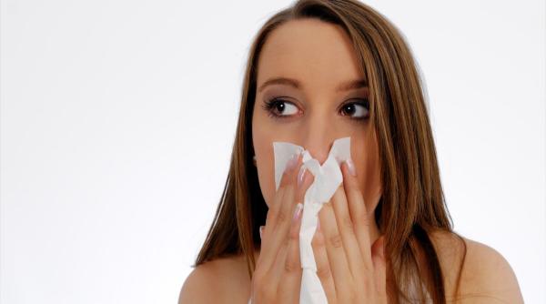 Sângerările nazale: Ce greșeală fac mulți oameni atunci când le curge sânge din nas