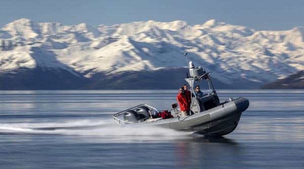 Orașul accesibil doar printr-un tunel: Toți locuitorii locuiesc în același bloc