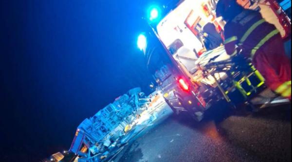 O autospecială de pompieri s-a răsturnat în Argeș. 5 Salvatori au ajuns în spital