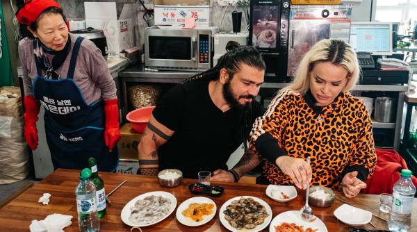 Cea mai grea masă servită vreodată concurenților din Asia Express. Competiția se mută în Coreea de Sud, diseară, de la 20.00, la Antena 1