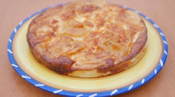 Rețete de toamnă. Cum prepari plăcintă cu varză călită și aluat fraged