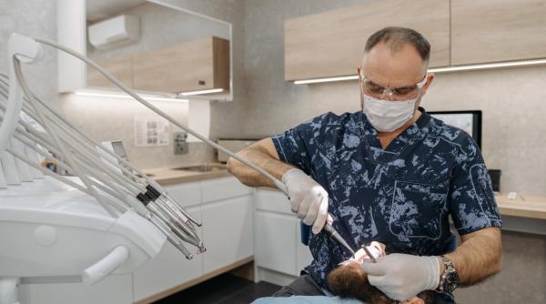 Delta Clinic Dent – redefinește experiența la dentist prin confort și profesionalism