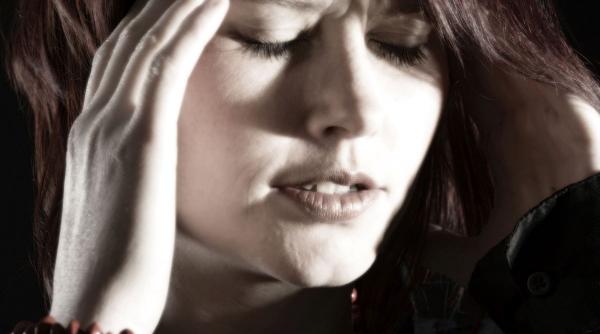 Doctorii dezvăluie: trucurile simple care îți pot opri durerea de cap în câteva minute