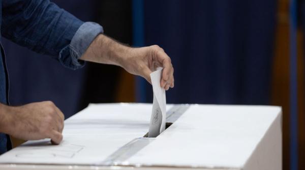 51% dintre persoanele cu educaţie primară ar vota cu AUR dacă duminică ar fi alegeri parlamentare