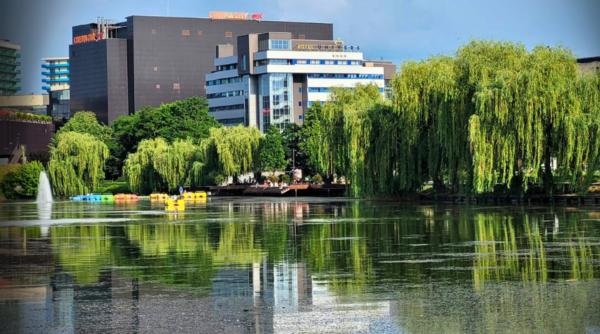 Hotel Univers Cluj-Napoca: Eleganță, ospitalitate și tradiție contemporană pe malul lacului Gheorgheni