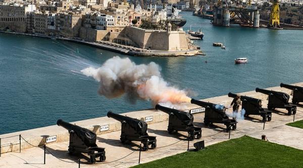 europa acoperita de o agentie de turism de top de la nord la sud si de la est la vest