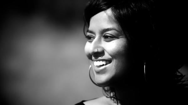 Scriitoarea Nayomi Munaweera vine în premieră la București pentru două zile de lecturi, dialog și întâlniri comunitare, între 28-29 noiembrie