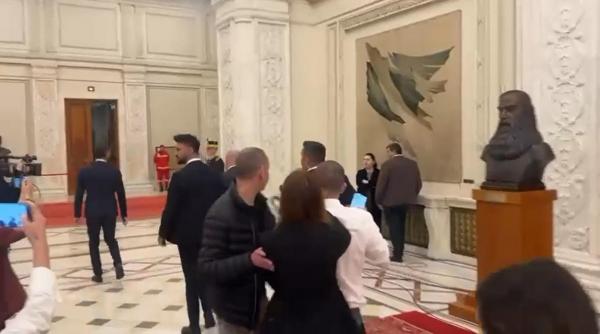 incident ofiter presa blocheaza jurnalisti premier ilie bolojan