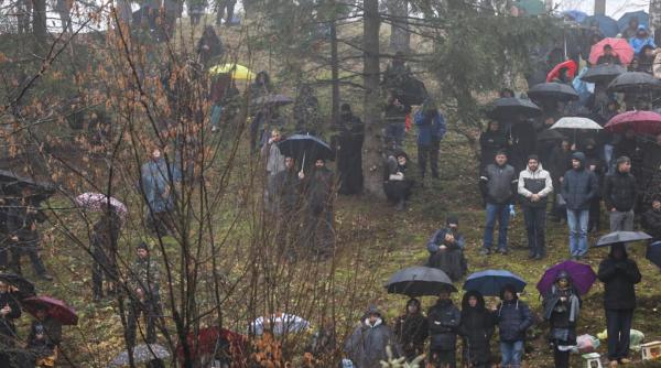 Canonizarea lui Arsenie Boca: Zeci de pelerini au leșinat la Mănăstirea Prislop