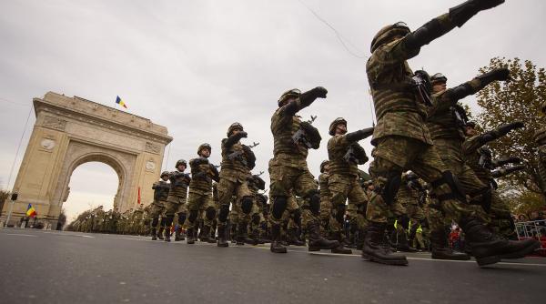 militari romani si straini din structurile nato defilare pe sub arcul de triumf