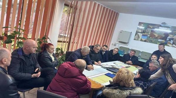 Primarul PUSL din Băicoi răbufnește la Barajul Paltinu: „Circ și bătaie de joc!”, în timp ce zeci de mii de prahoveni rămân fără apă