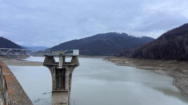 facias cere ancheta penala in criza apei din prahova si dambovita