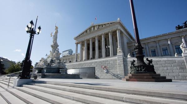 cea mai aglomerata tara lume europa strazi fiecare localnic trei turisti