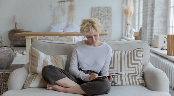 cum sa te relaxezi cu adevarat dupa o zi plina importanta momentelor de liniste si a micilor rasfaturi