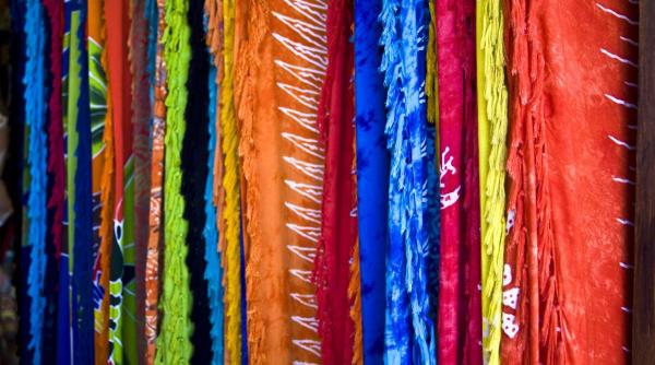 sistem culori pantone nuanta potrivita luna nasterii