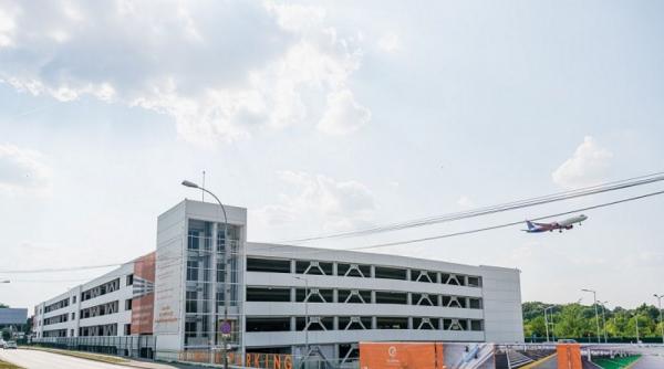 Parcare la Otopeni: trucuri ca să economisești timp și bani