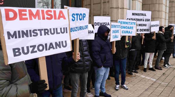 PUSL luptă cu dictatura USR, în stradă