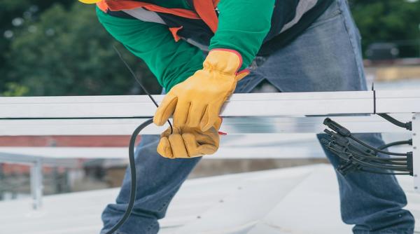 De ce contează alegerea bocancilor de lucru potriviţi în funcție de locul de muncă