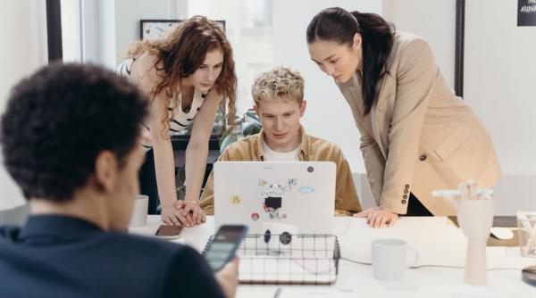 Secretele succesului când vine vorba de participarea la expoziții cu firma ta - de la standul expozițional, la pregătirea reprezentanților