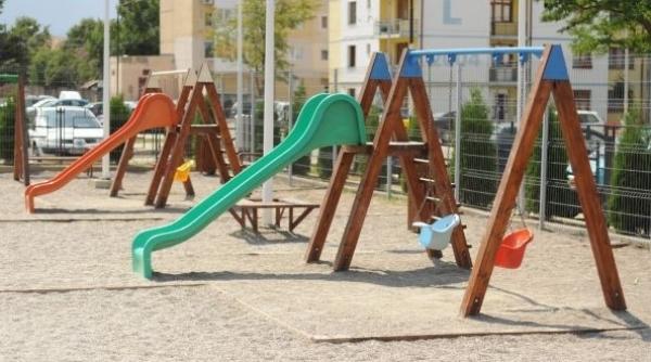 primaria cluj emil boc criza aparate locuri de joaca