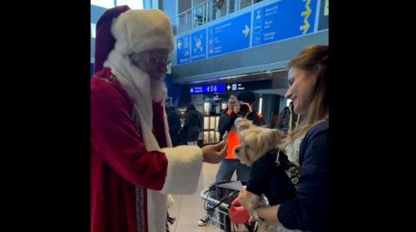 Moș Crăciun a ajuns la Aeroportul Otopeni