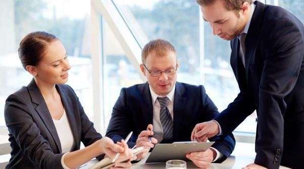 Ce companii de stat au oferit prime de sărbători în 2025 și cât de mari au fost acestea