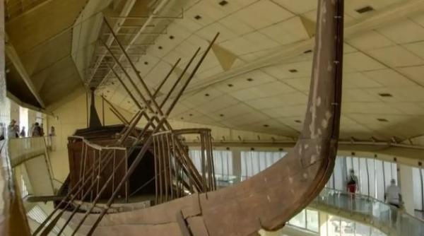 cea mai veche nava lume restaurata public marele muzeu egiptean