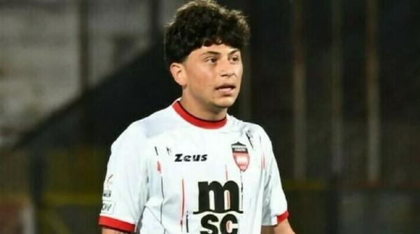Fotbalist de 18 ani, înjunghiat de o bandă pe scutere în Napoli
